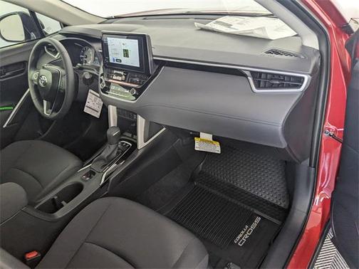 2025 Toyota Corolla Cross LE