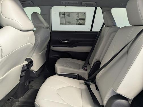 2026 Toyota Grand Highlander Hybrid XLE