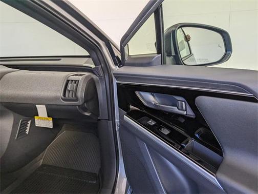2025 Toyota bZ4X XLE