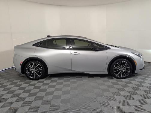 2024 Toyota Prius XLE