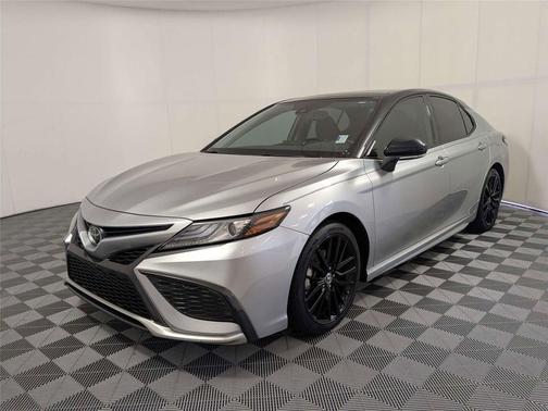 Celestial Silver Metallic/Midnight Black Metallic 2023 Toyota Camry XSE