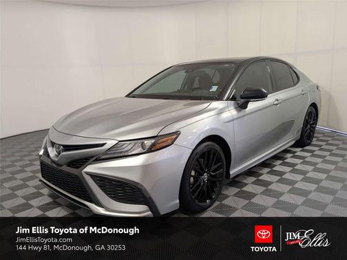 Celestial Silver Metallic/Midnight Black Metallic 2023 Toyota Camry XSE