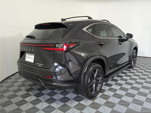 2022 Lexus NX 450h+ Luxury