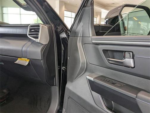 2025 Toyota Tundra Hybrid Platinum