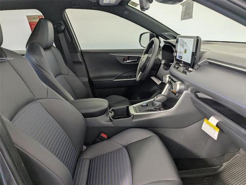 2025 Toyota RAV4 Hybrid SE
