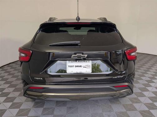 Mosaic Black Metallic 2026 Chevrolet Trax FWD ACTIV