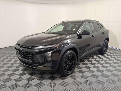 Mosaic Black Metallic 2026 Chevrolet Trax FWD ACTIV
