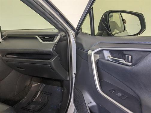 2020 Toyota RAV4 Hybrid SE