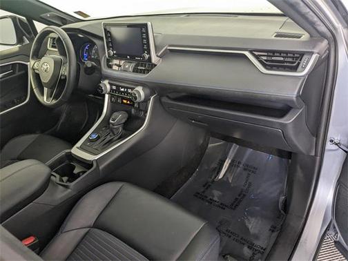 2020 Toyota RAV4 Hybrid SE