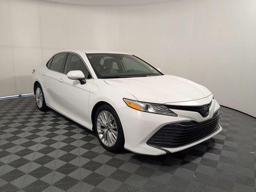 Super White 2019 Toyota Camry XLE