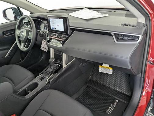 2025 Toyota Corolla Cross LE