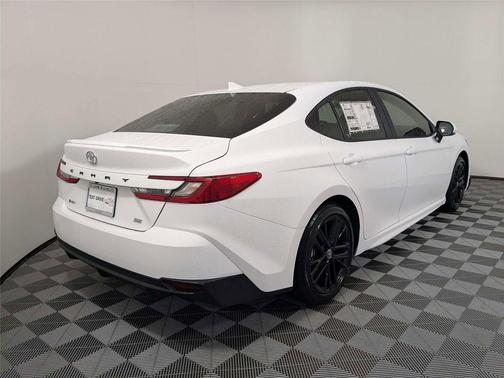 Ice Cap 2026 Toyota Camry SE