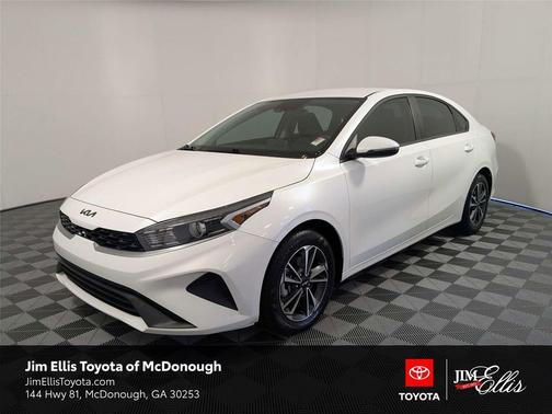 Snow White Pearl 2024 Kia Forte LXS
