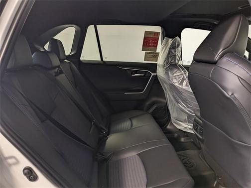 2025 Toyota RAV4 Hybrid SE