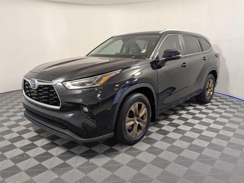 2023 Toyota Highlander Hybrid XLE