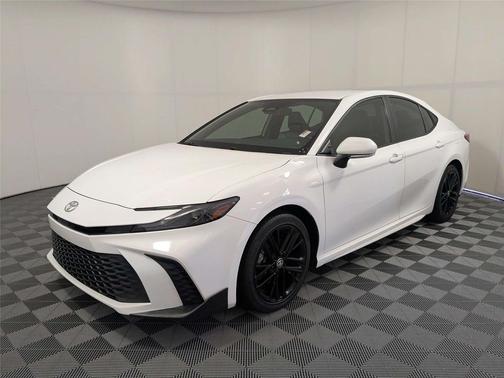 Ice Cap 2025 Toyota Camry SE