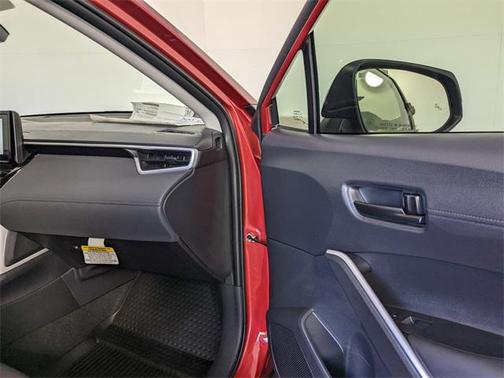 2025 Toyota Corolla Cross LE