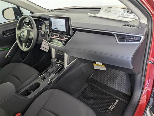 2025 Toyota Corolla Cross LE