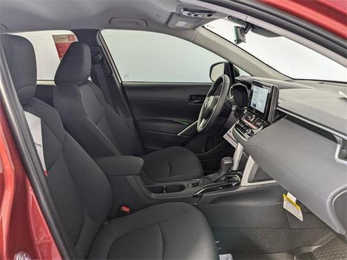 2025 Toyota Corolla Cross LE