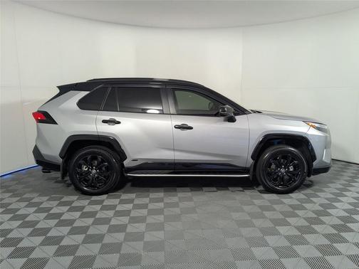 2024 Toyota RAV4 Hybrid SE