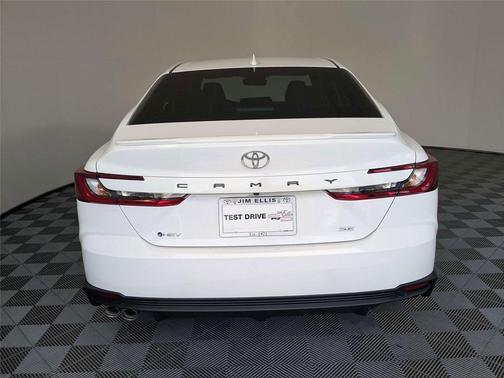Ice Cap 2026 Toyota Camry SE