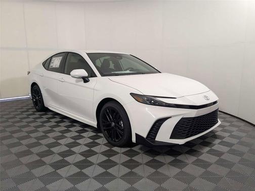 Ice Cap 2026 Toyota Camry SE