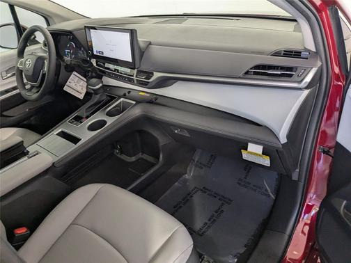 2025 Toyota Sienna XLE 7 Passenger