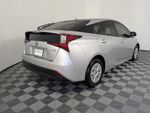 2019 Toyota Prius LE
