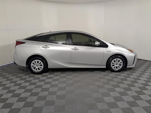 2019 Toyota Prius LE