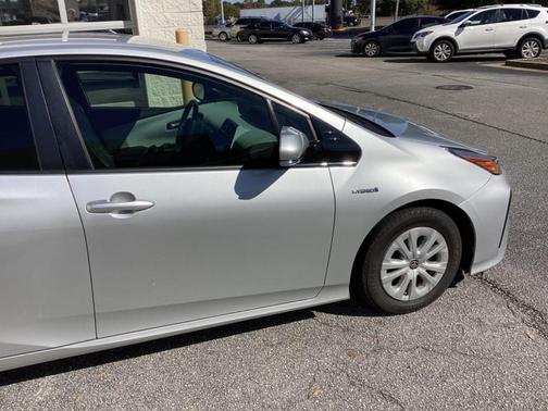 2019 Toyota Prius LE