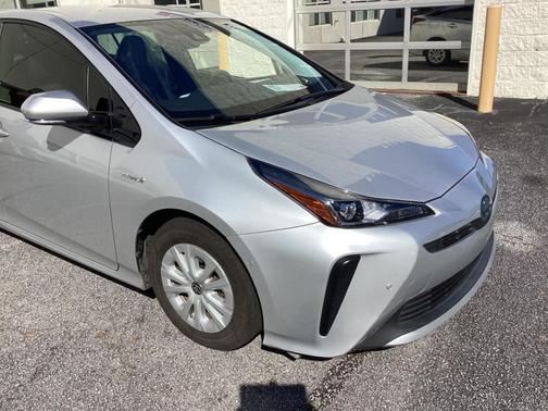 2019 Toyota Prius LE