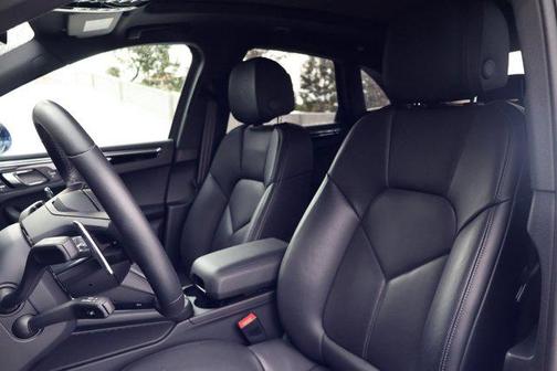 2025 Porsche Macan AWD