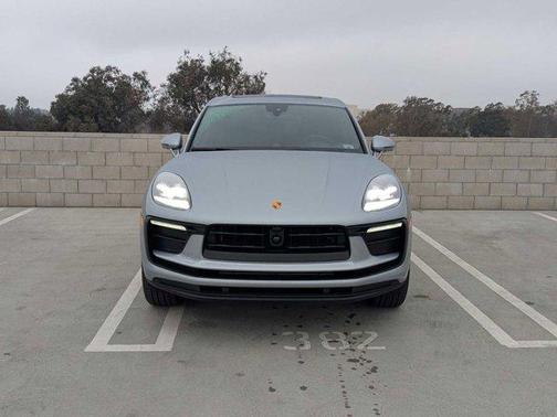 2025 Porsche Macan AWD