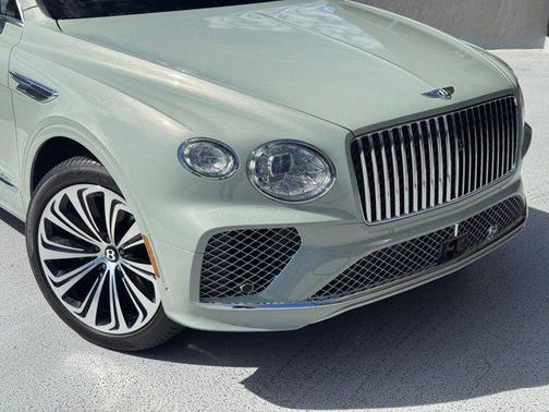 2025 Bentley Bentayga Azure