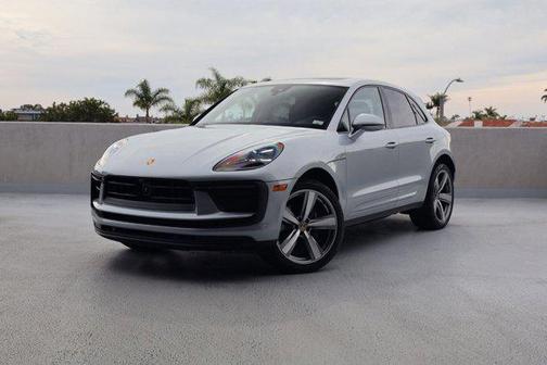 2025 Porsche Macan AWD