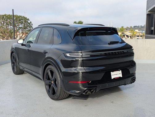 2026 Porsche Cayenne GTS