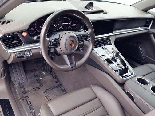 Dolomite Silver Metallic 2023 Porsche Panamera RWD