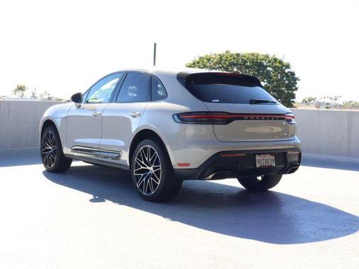 2025 Porsche Macan AWD