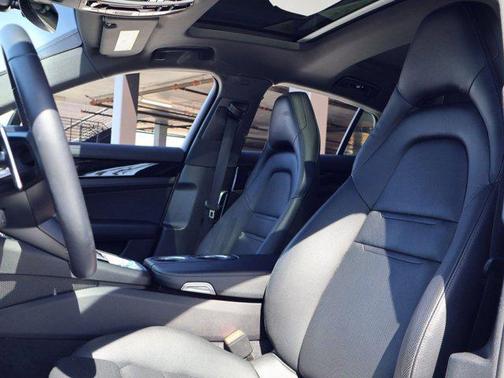 2023 Porsche Panamera 4