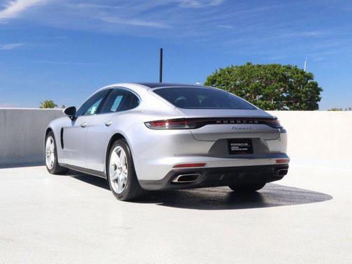 2023 Porsche Panamera 4