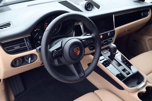 2026 Porsche Macan AWD