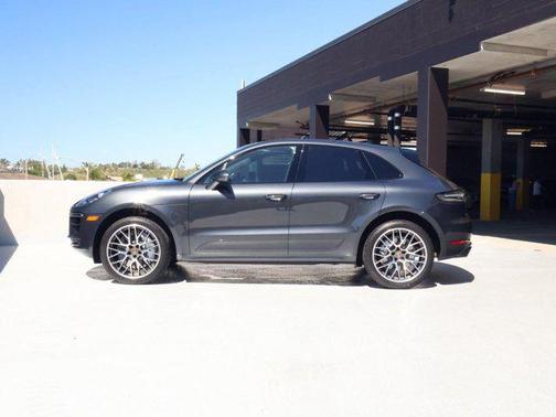 2021 Porsche Macan Turbo
