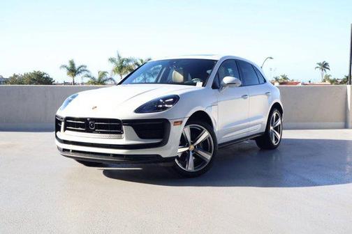 2025 Porsche Macan AWD