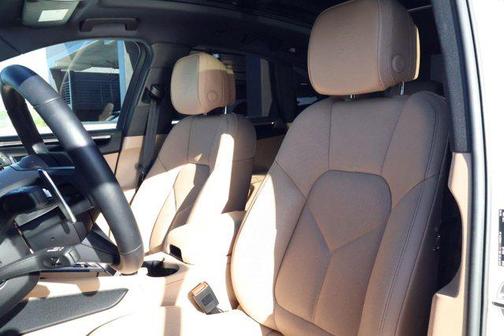 2025 Porsche Macan AWD