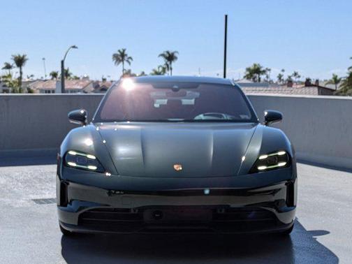 2025 Porsche Taycan 4