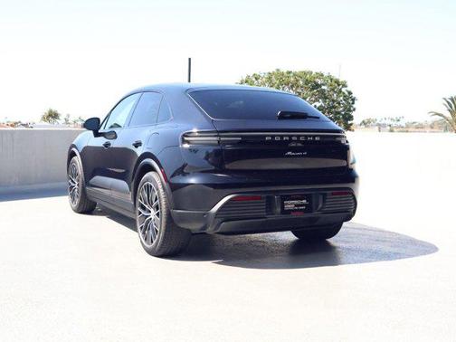 2024 Porsche Macan 4
