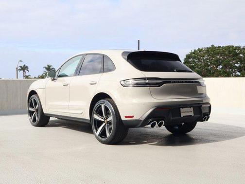 2026 Porsche Macan AWD