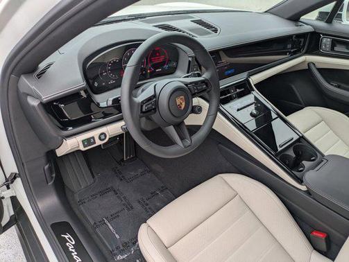 2025 Porsche Panamera RWD