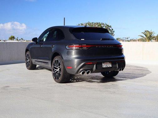 2025 Porsche Macan AWD