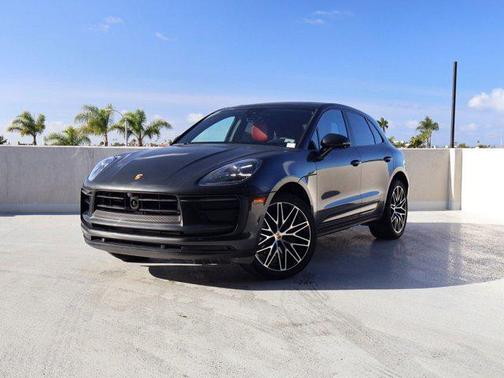 2025 Porsche Macan AWD